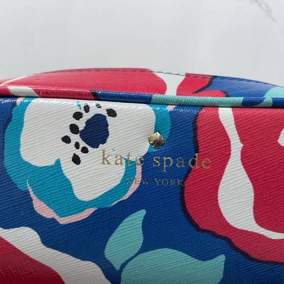 Rare Kate Spade Retail Dome Makeup Pouch - Picture 3 of 8